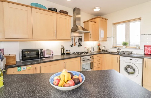 Rhyd-y-clafdy Apartment | 12 WEST END POINT, family friendly in Pwllheli
