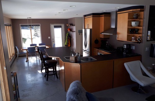 Golden House | 120 Acres With Trails and Hot Tub!7 minutes south of Golden