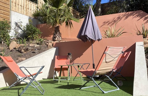 Agay Apartment | 120 m from the beach-sea view-terrace-garden-parking-2 bedrooms-6 people