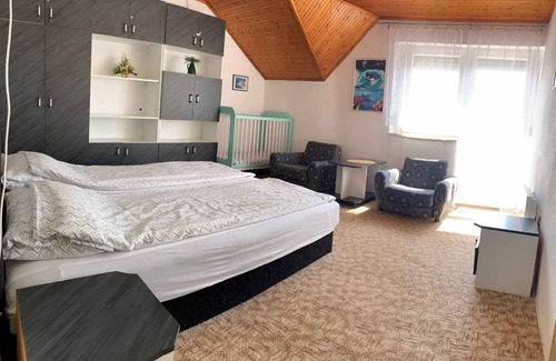 Balatonkenese Apartment | 120 m² Apartment ∙ 4 bedrooms ∙ 8 guests