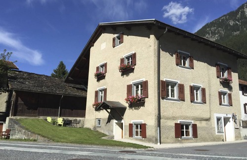Andeer Apartment | 120 m² Apartment ∙ 3 bedrooms ∙ 5 guests