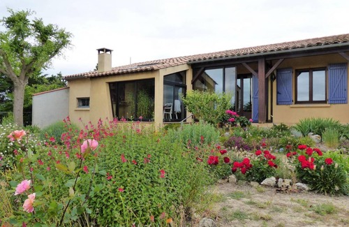 Ouveillan House | 120 m² Gîte ∙ 3 bedrooms ∙ 6 guests