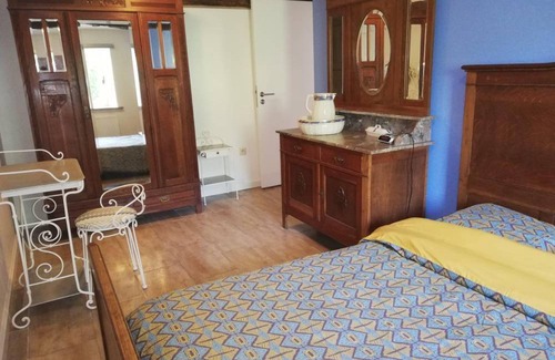 Saint-Benoit House | 120 m² Gîte ∙ 4 bedrooms ∙ 8 guests