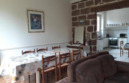 Vars-sur-Roseix House | 120 m² Gîte ∙ 2 bedrooms ∙ 5 guests