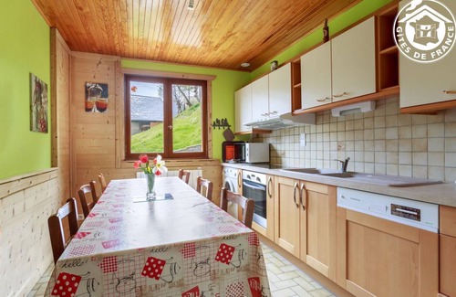Saint-Jean-d'Arves House | 120 m² Gîte ∙ 3 bedrooms ∙ 9 guests
