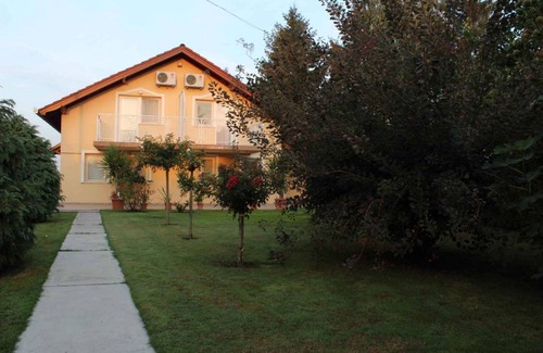 Bekesszentandras House | 120 m² House ∙ 4 bedrooms ∙ 10 guests