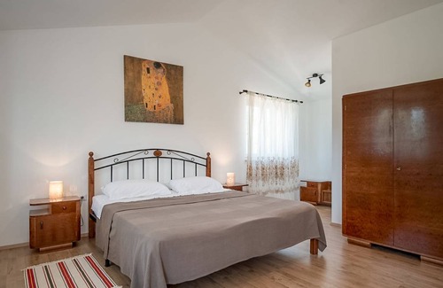 Makovci House | 120 m² House ∙ 1 bedroom ∙ 4 guests