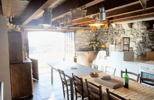Lascelle House | 120 m² House ∙ 3 bedrooms ∙ 9 guests
