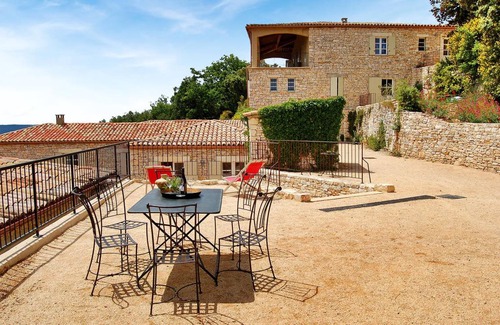 Issirac House | 120 m² House ∙ 3 bedrooms ∙ 6 guests
