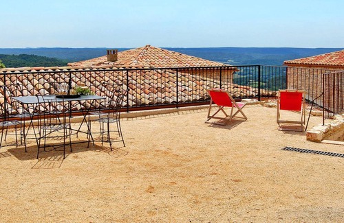 Issirac House | 120 m² House ∙ 3 bedrooms ∙ 6 guests