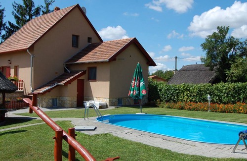 Velence House | 120 m² House ∙ 4 bedrooms ∙ 10 guests
