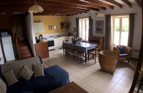 SammarÃ§olles House | 120 m² House ∙ 4 bedrooms ∙ 8 guests