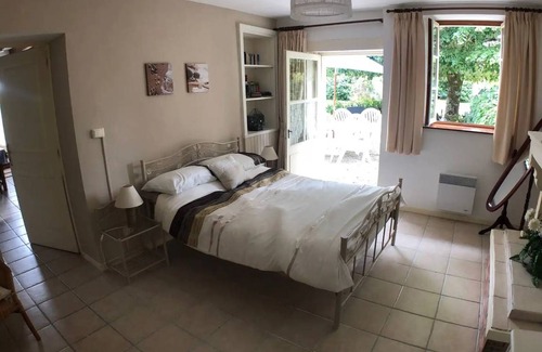 SammarÃ§olles House | 120 m² House ∙ 4 bedrooms ∙ 8 guests