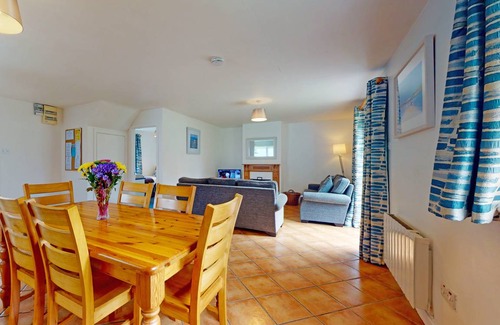 Dingle House | 120 m² House ∙ 3 bedrooms ∙ 6 guests