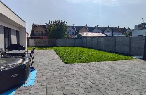 Dunajska Luzna House | 120 m² House ∙ 3 bedrooms ∙ 8 guests