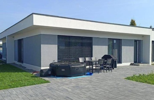Dunajska Luzna House | 120 m² House ∙ 3 bedrooms ∙ 8 guests