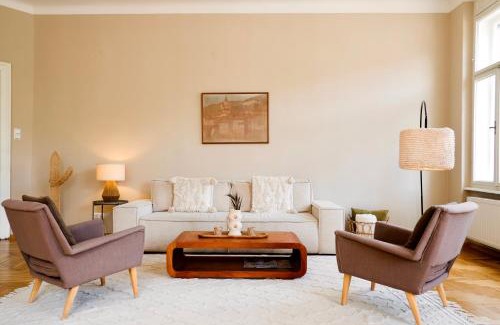 Lend Apartment | 120 m2 purer Luxus im Stadtzentrum mit Balkon und Parkplatz