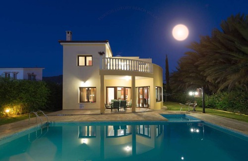 Argaka Villa | 120 m² Villa ∙ 3 bedrooms ∙ 7 guests