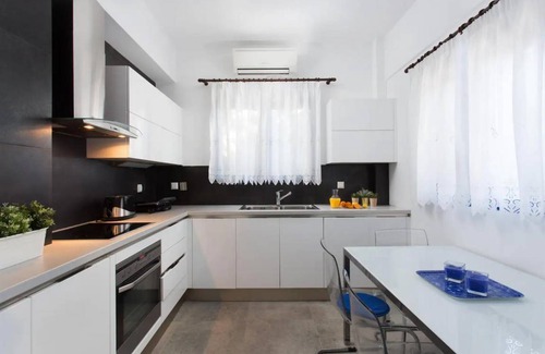 Aegina Villa | 120 m² Villa ∙ 3 bedrooms ∙ 8 guests