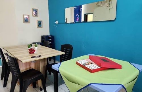Taman Universiti House | 1200 m² House ∙ 3 bedrooms ∙ 12 guests