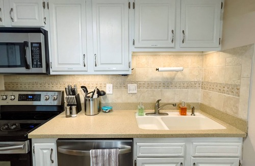 Myrtle Beach Condo | 1200sqft 2bd/2ba Condo w/Full Kitchen Close To Everything in Myrtle Beach!