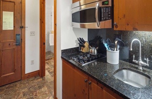 Stowe Area Cabin | 1206 Studio Inside Lodge At Spruce Peak 2nd Floor Spruce Peak & Village Views