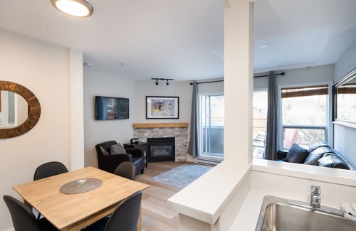 Village North House | 121 Glaciers Reach a 2br with hot tub & pool in Whistler Village