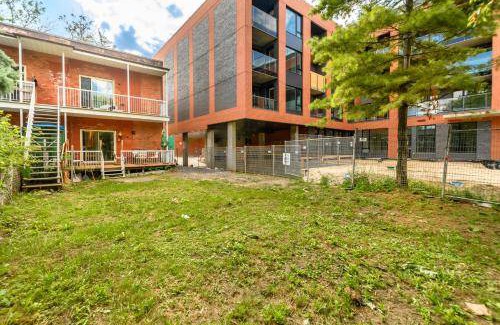 Pointe-Saint-Charles Apartment | 121 m² Apartment ∙ 2 bedrooms ∙ 12 guests