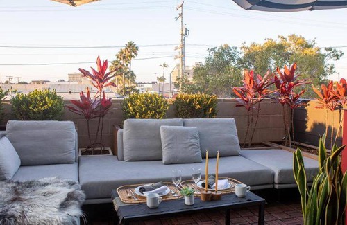 Hillcrest Hotel | 121 m² Hotel ∙ 2 bedrooms ∙ 127 guests