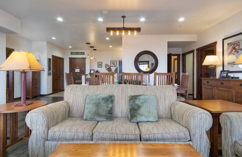 Snowshoe Condo | 122 m² Condo ∙ 3 bedrooms ∙ 10 guests
