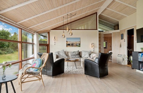 Lyngsbæk Strand House | 122 m² House ∙ 3 bedrooms ∙ 8 guests