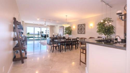 Rock Harbor Apartment | 123 Mariners Club