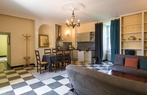 Chalais House | 124 m² House ∙ 4 bedrooms ∙ 13 guests
