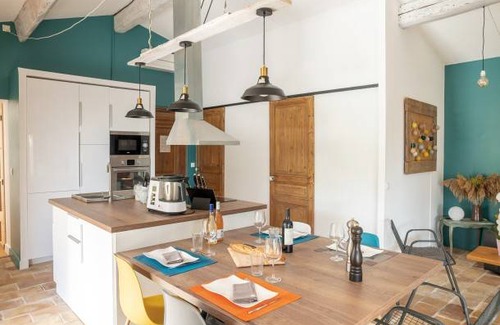 Lacoste House | 125 m² House ∙ 3 bedrooms ∙ 4 guests