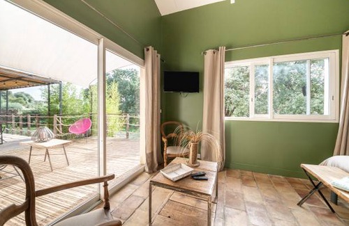 Lacoste House | 125 m² House ∙ 3 bedrooms ∙ 4 guests