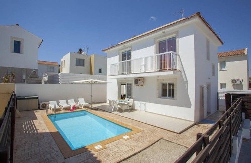 Pernera Villa | 125 m² Villa ∙ 3 bedrooms ∙ 6 guests