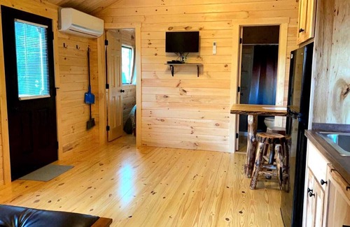Logan Cabin | 125) Zebra Dove Log Cabin. Close to Hocking Hills State Park and more!