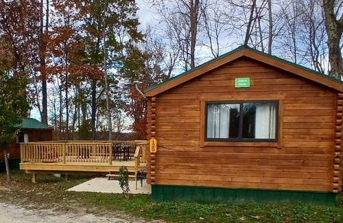 Logan Cabin | 125) Zebra Dove Log Cabin. Close to Hocking Hills State Park and more!