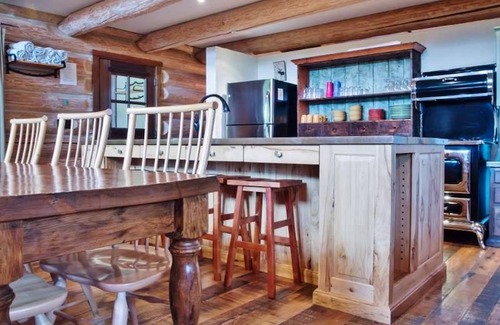 East Kootenay Cabin | 126 m² Cabin ∙ 2 bedrooms ∙ 8 guests