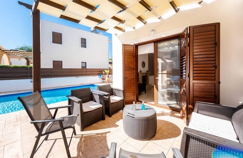 Ayia Thekla Villa | 127 m² Villa ∙ 3 bedrooms ∙ 6 guests