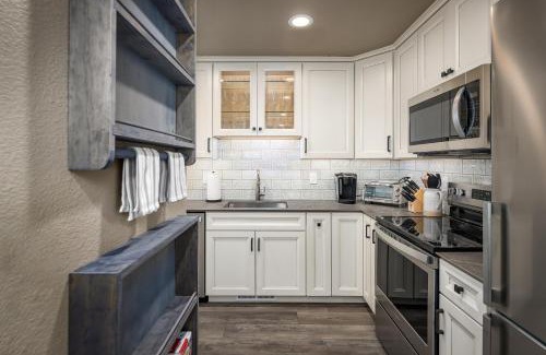 Incline Village House | 128 McCloud - Luxury Couples Retreat
