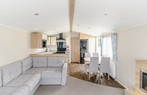 Skegness House | 12ft-wide very comfortable and spacious caravan with one double and one twin.