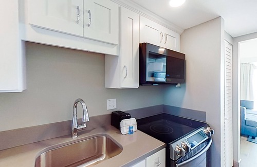 Myrtle Beach Apartment | 12th-floor beachfront condo with beach views, hot tubs, pools, lazy river, gym