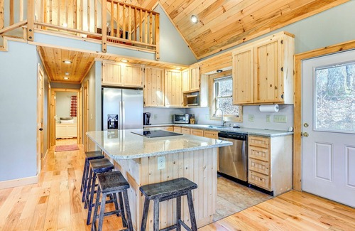 Cullowhee Cabin | 13 Mi to Cashiers: Cabin w/Wraparound Porch!