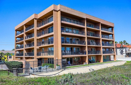 South Padre Island Condo | 130 m² Condo ∙ 3 bedrooms ∙ 6 guests