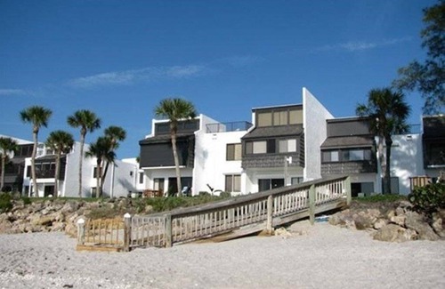 Englewood Condo | 130 m² Condo ∙ 2 bedrooms ∙ 5 guests