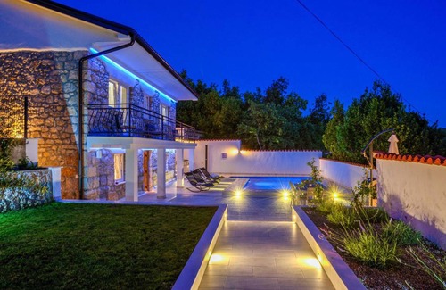 Jadranovo House | 130 m² House ∙ 3 bedrooms ∙ 6 guests