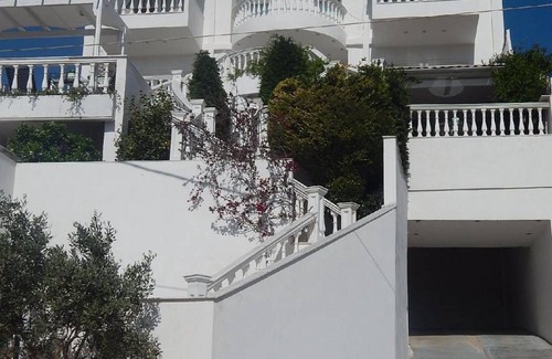Dasamari House | 130 m² House ∙ 3 bedrooms ∙ 6 guests