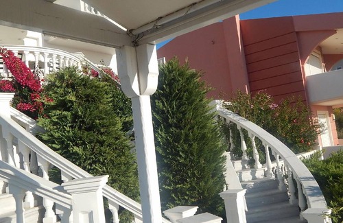 Dasamari House | 130 m² House ∙ 3 bedrooms ∙ 6 guests