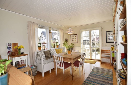 Vastra Frolunda House | 130 m² House ∙ 3 bedrooms ∙ 8 guests